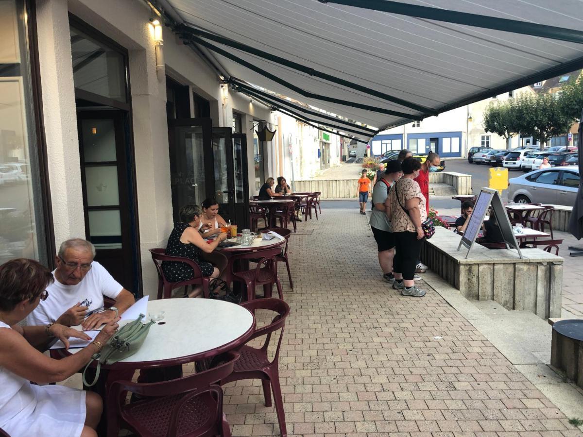 Hotel Restaurant La Place Saint-Amand-Mont-Rond